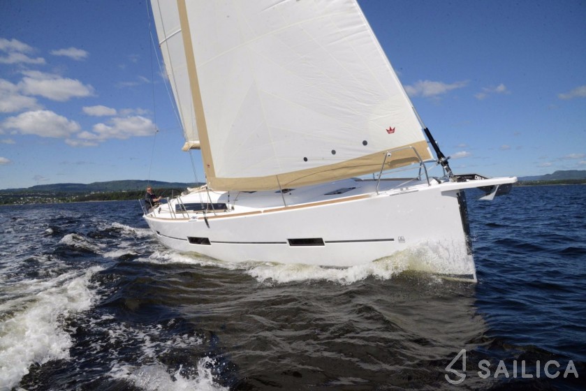 Dufour 412 GL - Yacht Charter Sailica