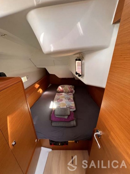 Sun Odyssey 389 - Yacht Charter Sailica