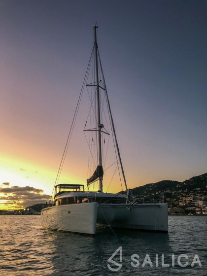 Lagoon 450 S - 4 + 2 cab. - Yacht Charter Sailica