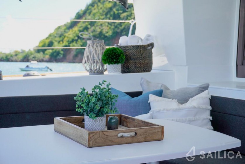 Lagoon 450 S - 4 + 2 cab. - Yacht Charter Sailica