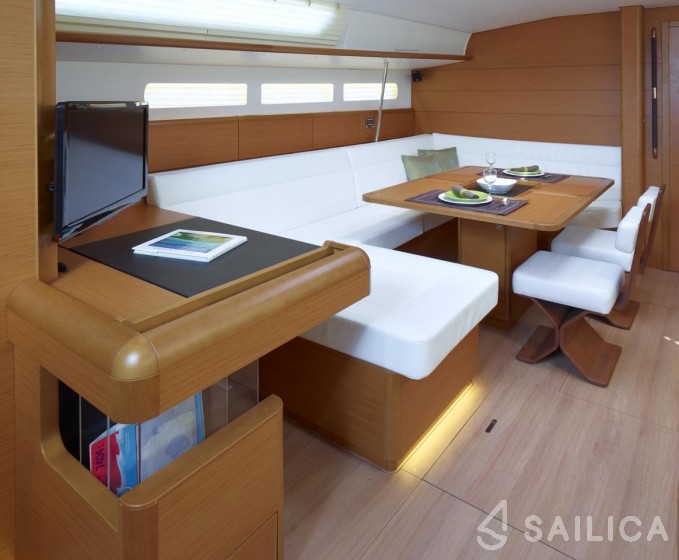 Sun Odyssey 509 - 3 cab. - Yacht Charter Sailica
