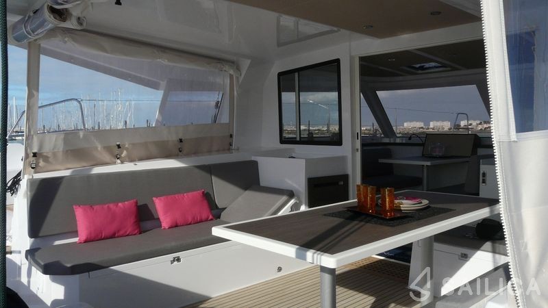 Nautitech 40 Open - 4 + 2 cab. - Yacht Charter Sailica
