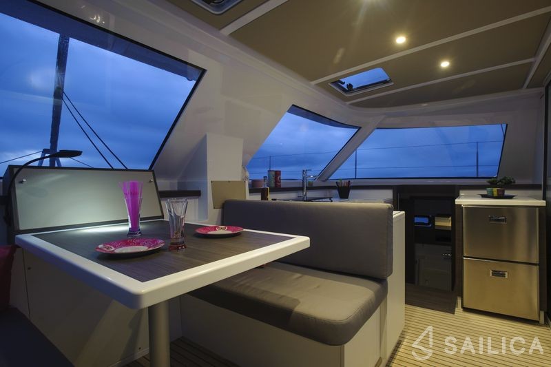 Nautitech 40 Open - 4 + 2 cab. - Yacht Charter Sailica