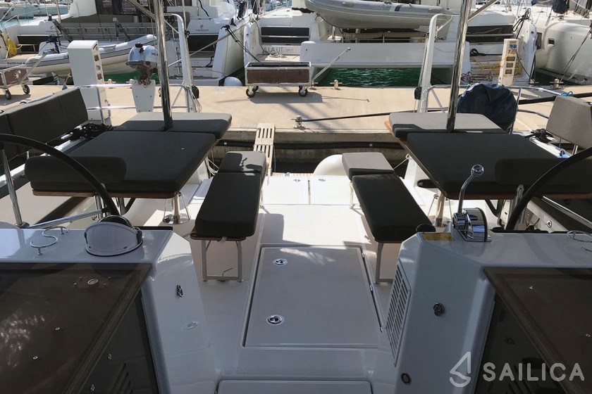 Sun Loft 47 - Yacht Charter Sailica