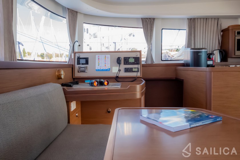 Lagoon 42 - Photo #21 Lagoon 42 - Yacht Charter Sailica