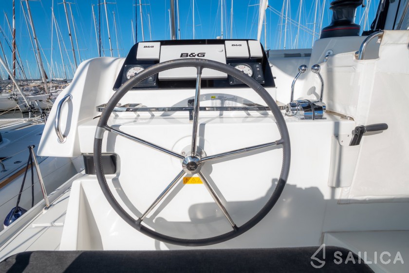 Lagoon 42 - Photo #16 Lagoon 42 - Yacht Charter Sailica