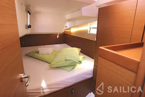 Sun Odyssey 490 - Yacht Charter Sailica