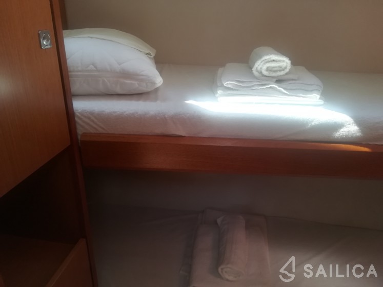 Bavaria C50 - 5 + 1 cab. - Yacht Charter Sailica