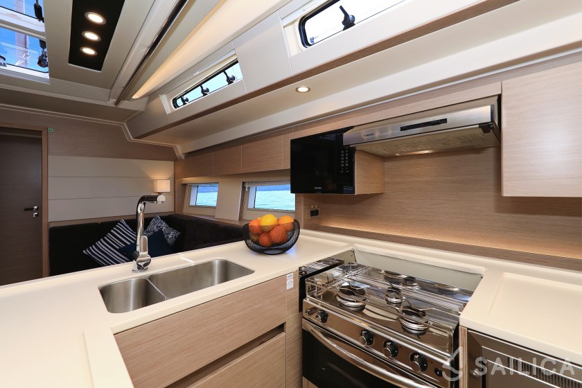 Hanse 588 - Yacht Charter Sailica