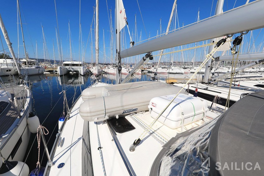 Bavaria 37 Cruiser - Yacht Charter Sailica