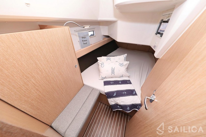 Bavaria 37 Cruiser - Yacht Charter Sailica