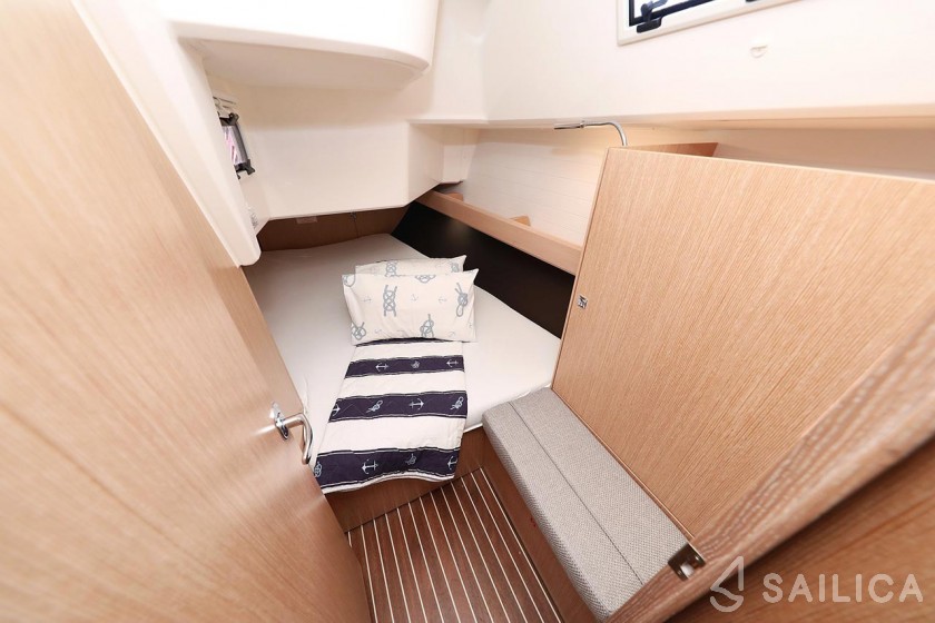 Bavaria 37 Cruiser - Yacht Charter Sailica