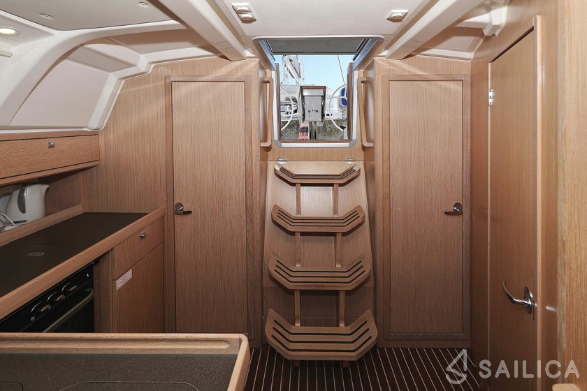 Bavaria 37 Cruiser - Yacht Charter Sailica
