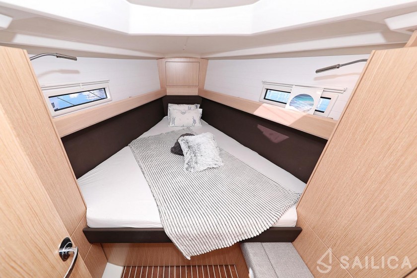 Bavaria 37 Cruiser - Yacht Charter Sailica
