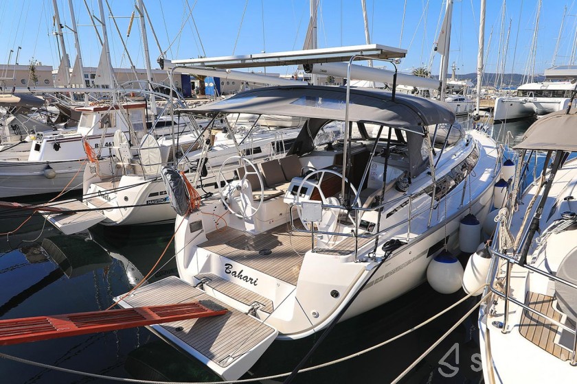 Bavaria 37 Cruiser - Yacht Charter Sailica