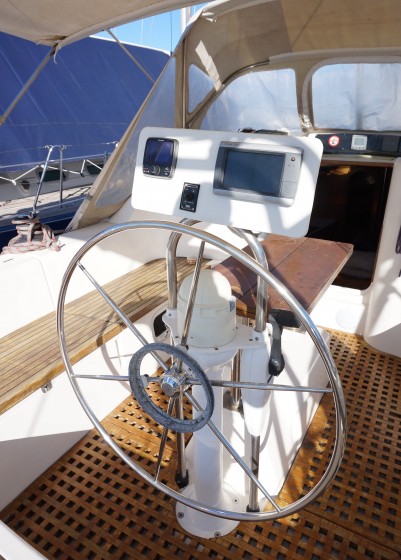 Feeling 39 - Yacht Charter Sailica