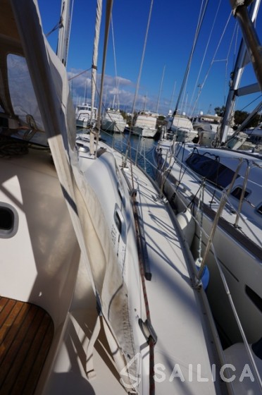Feeling 39 - Yacht Charter Sailica