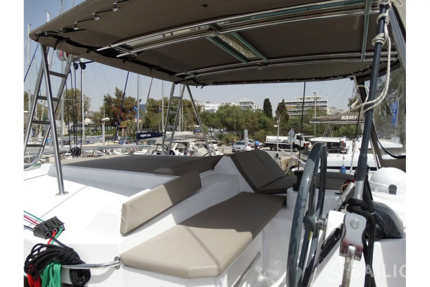 Bali 4.1 - 4 cab. - Yacht Charter Sailica