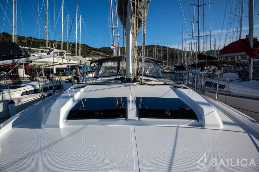 Hanse 455 - Yacht Charter Sailica