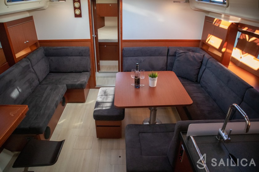 Hanse 455 - Yacht Charter Sailica