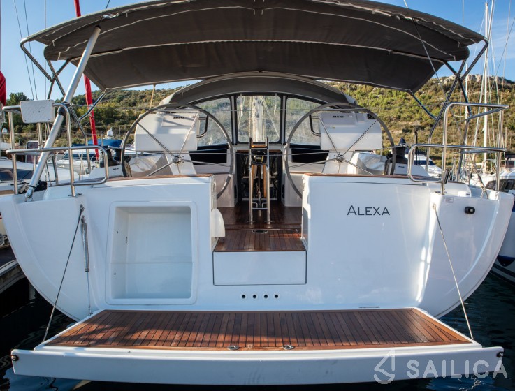 Hanse 455 - Yacht Charter Sailica