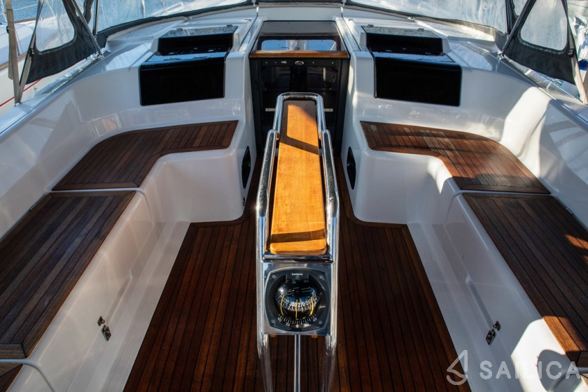 Hanse 455 - Yacht Charter Sailica