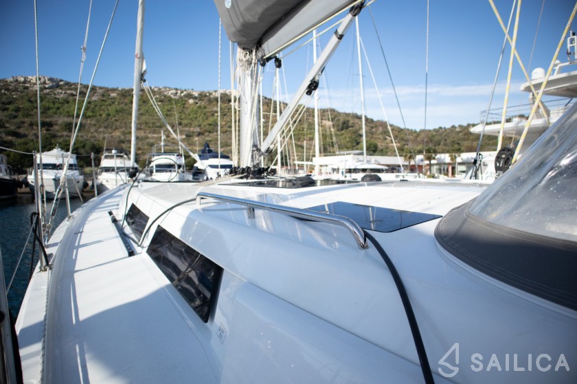 Hanse 455 - Yacht Charter Sailica