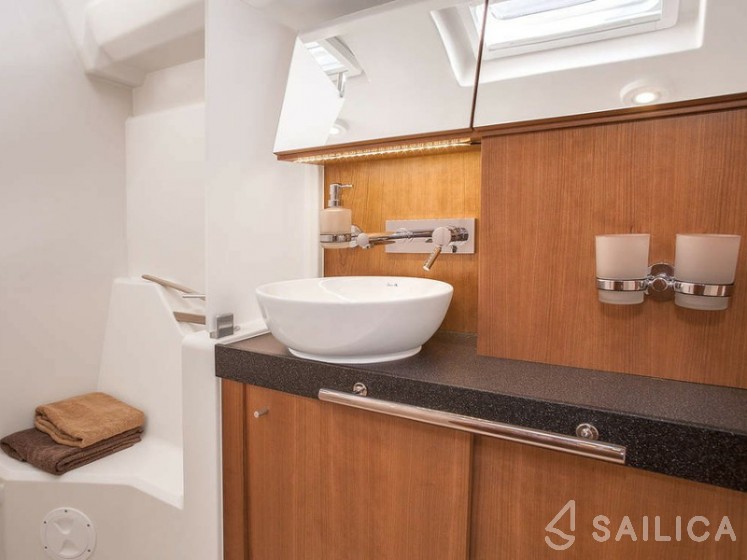 Hanse 505 - Yacht Charter Sailica