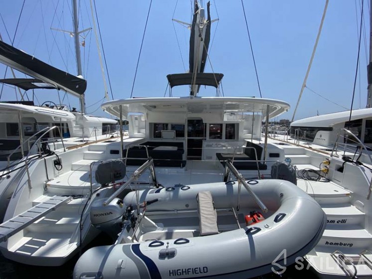 Lagoon 450  Flybridge - Yacht Charter Sailica