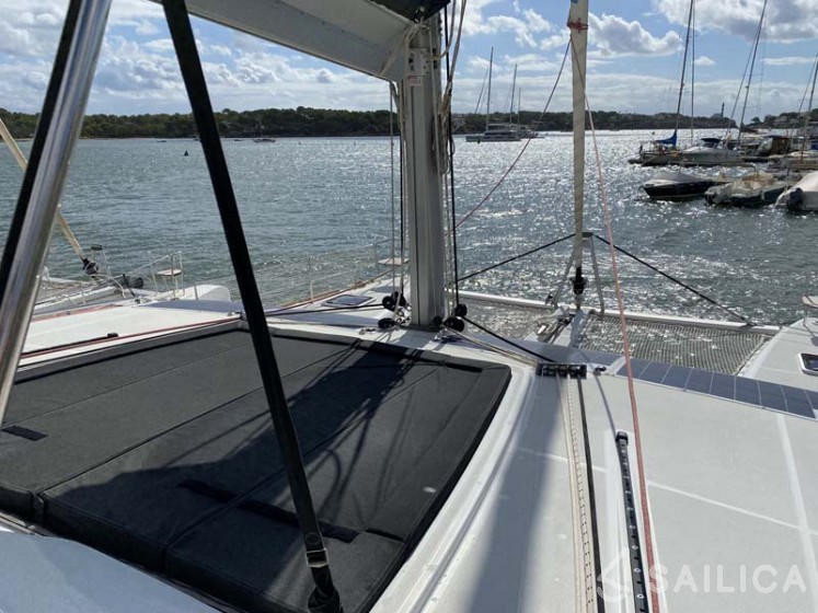 Lagoon 450  Flybridge - Yacht Charter Sailica