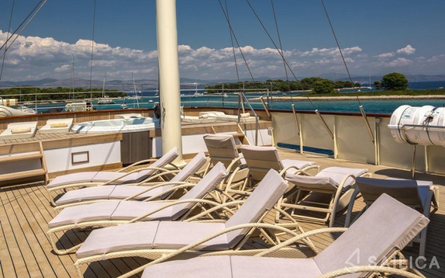 Casablanca - Yacht Charter Sailica