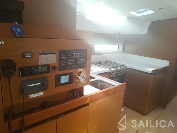 Sun Odyssey 490 - Yacht Charter Sailica