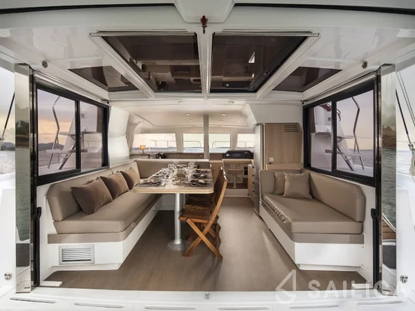 Bali 4.1 - Yacht Charter Sailica