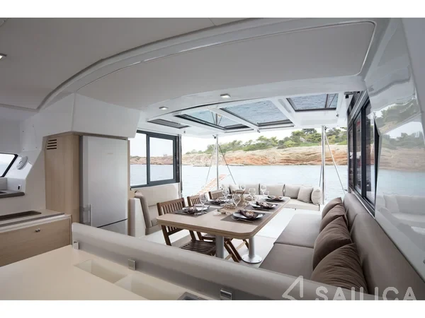Bali 4.1 - Yacht Charter Sailica