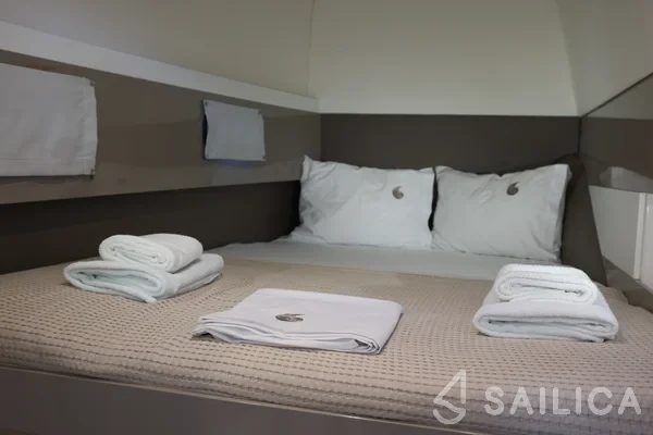 Bali 4.1 - Yacht Charter Sailica