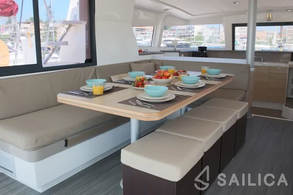 Bali 4.1 - Yacht Charter Sailica