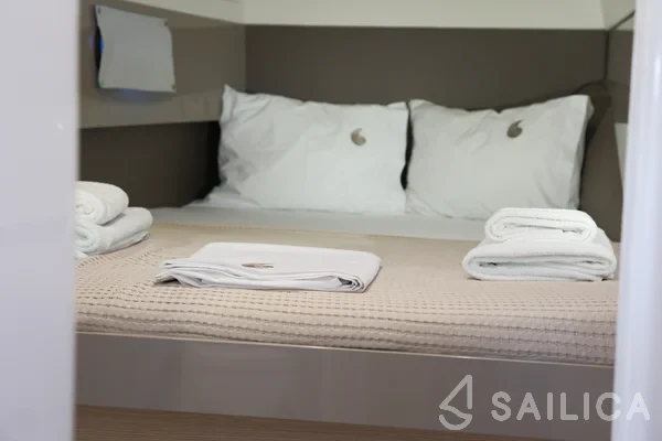Bali 4.1 - Yacht Charter Sailica