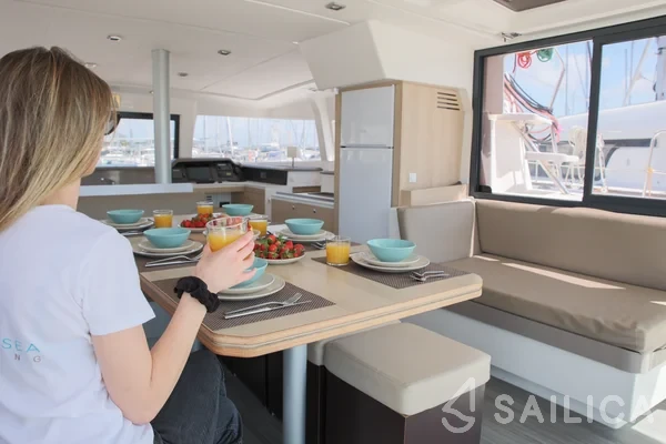 Bali 4.1 - Yacht Charter Sailica