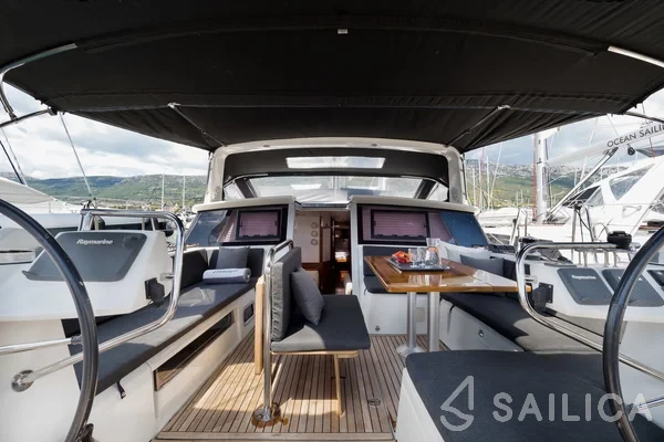 Sense 50 - Yacht Charter Sailica