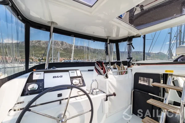 Lagoon 42 - Yacht Charter Sailica