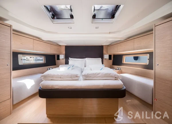 Oceanis 51.1 - Yacht Charter Sailica