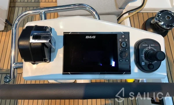 Oceanis 51.1 - Yacht Charter Sailica