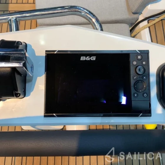Oceanis 51.1 - Yacht Charter Sailica