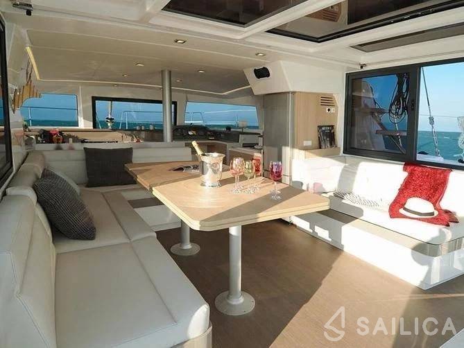 Bali 4.1 - Yacht Charter Sailica