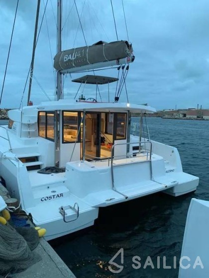 Bali 4.1 - Yacht Charter Sailica