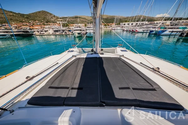 Lagoon 450  Flybridge - Yacht Charter Sailica