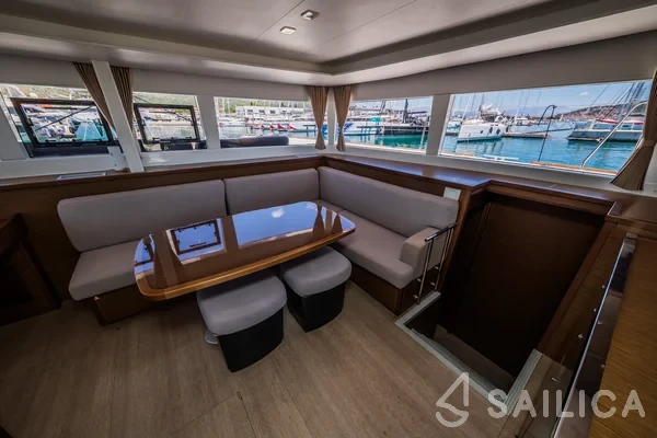 Lagoon 450  Flybridge - Yacht Charter Sailica