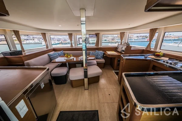 Lagoon 42 - Yacht Charter Sailica