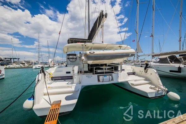 Lagoon 42 - Yacht Charter Sailica