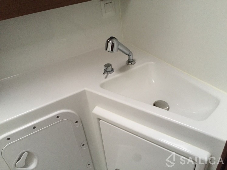 Lagoon 42 - Yacht Charter Sailica